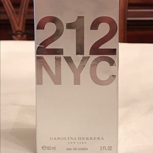 212 NYC by Carolina Herrera women 2 Fl/ 60 Ml new
